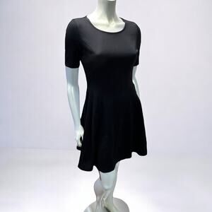 Madison Jules Black Fit & Flare Skater Dress Short Sleeve Stretch Knit Size M
